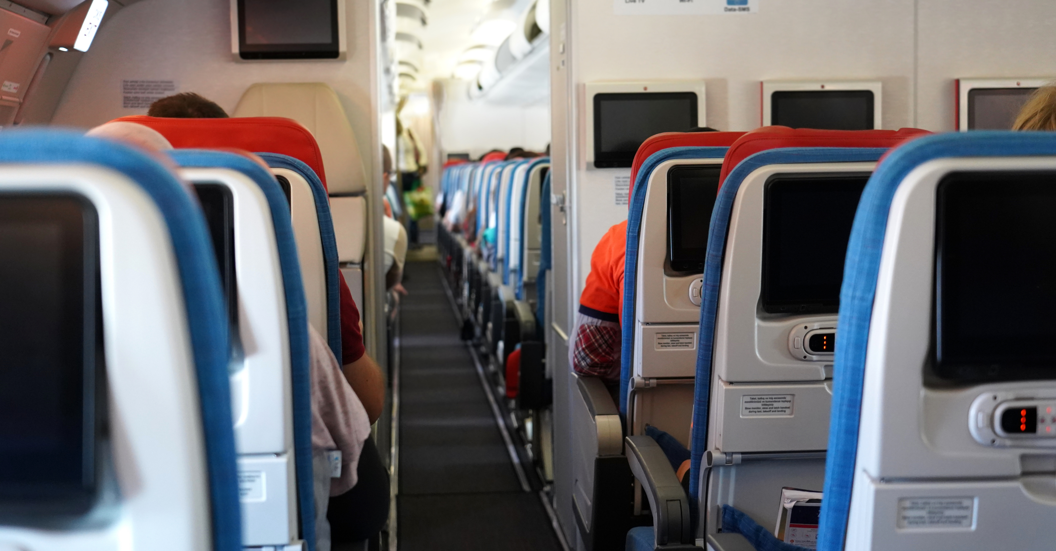 ¿En qué consiste la limpieza y el mantenimiento de transportes aéreos públicos y privados?